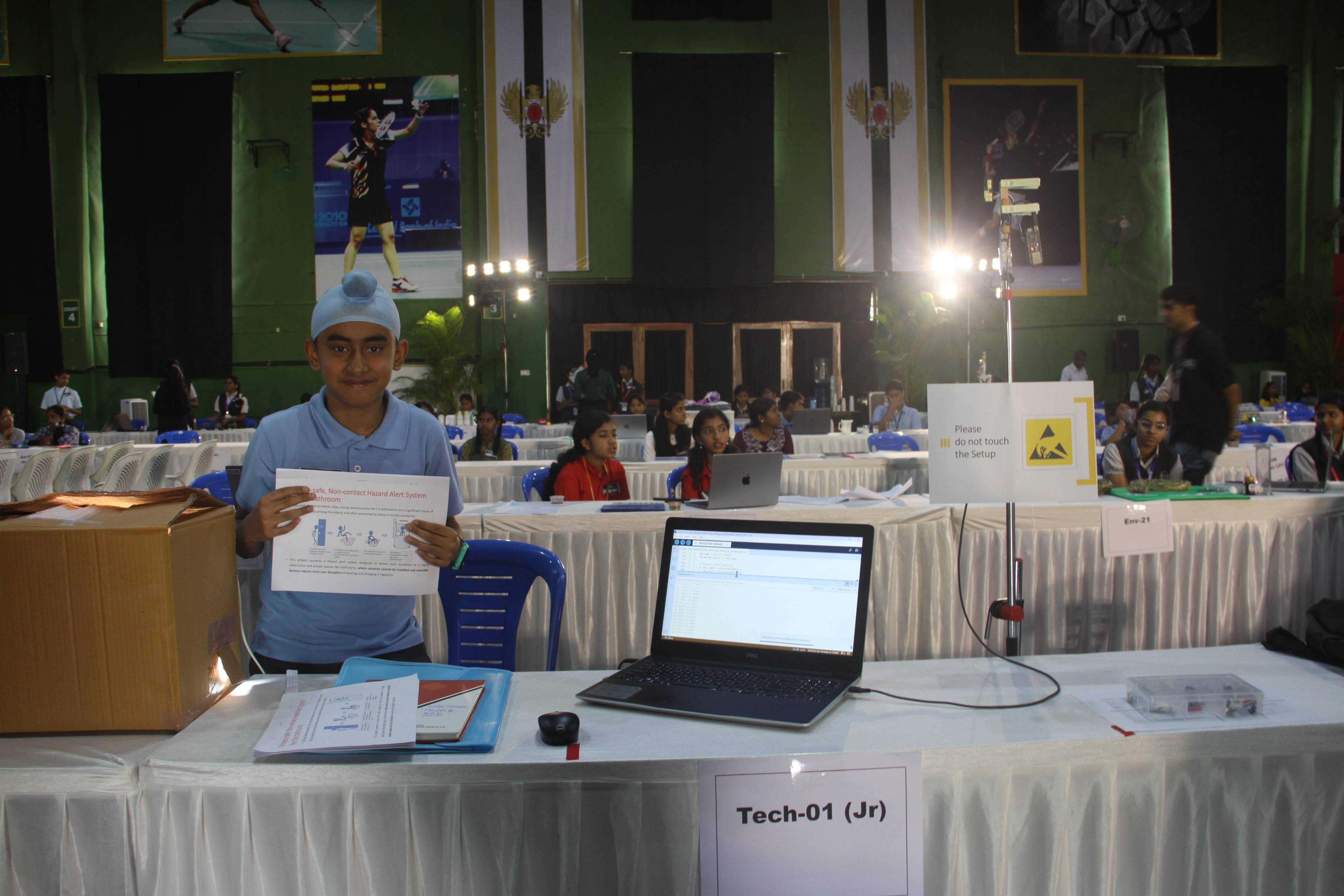 Tech-01(Jr).JPG